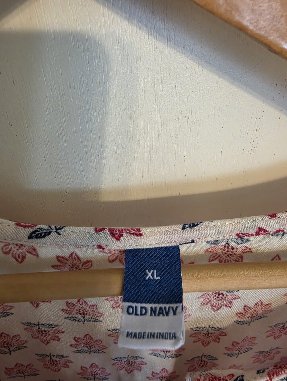 Old Navy Short Sleeve Boho Top Size XL - Picture 3 of 3